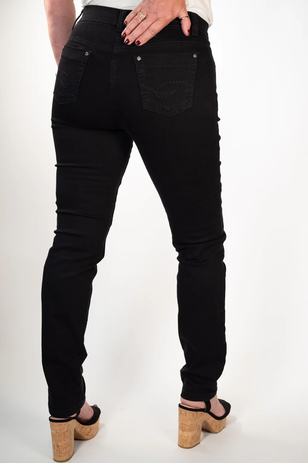 Magic Stretch Slim Fit Jeans (1975) - Black | Anna Montana - Image 6