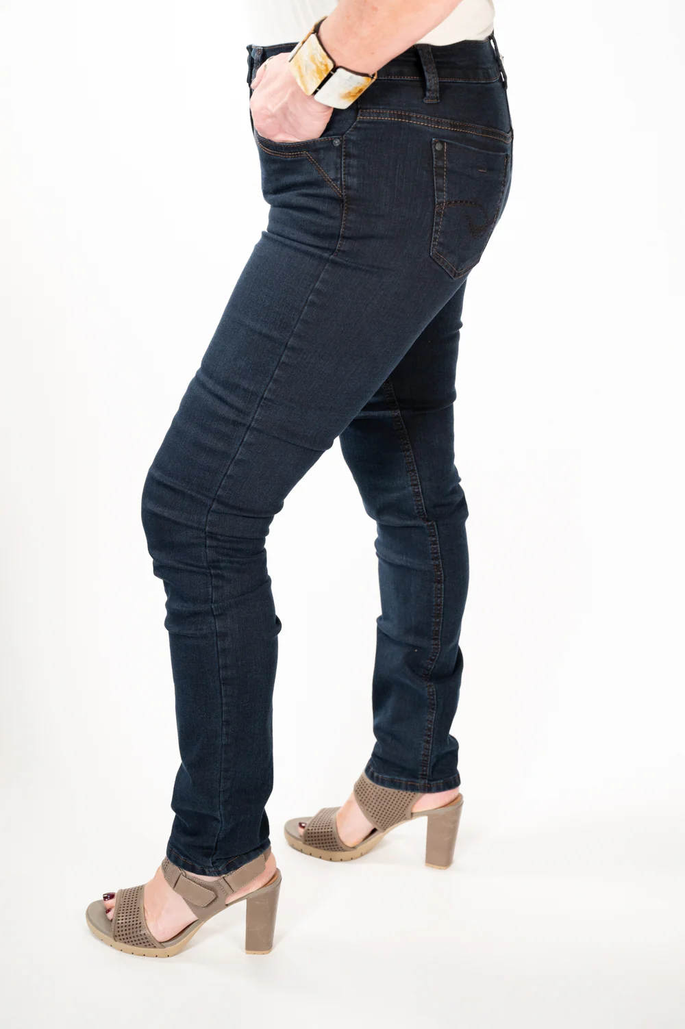 Magic Stretch Slim Fit Jeans (1975) - Dark Navy | Anna Montana - Image 3