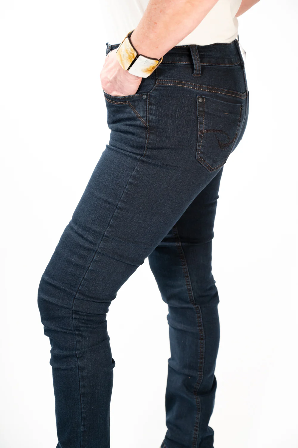 Magic Stretch Slim Fit Jeans (1975) - Dark Navy | Anna Montana - Image 4