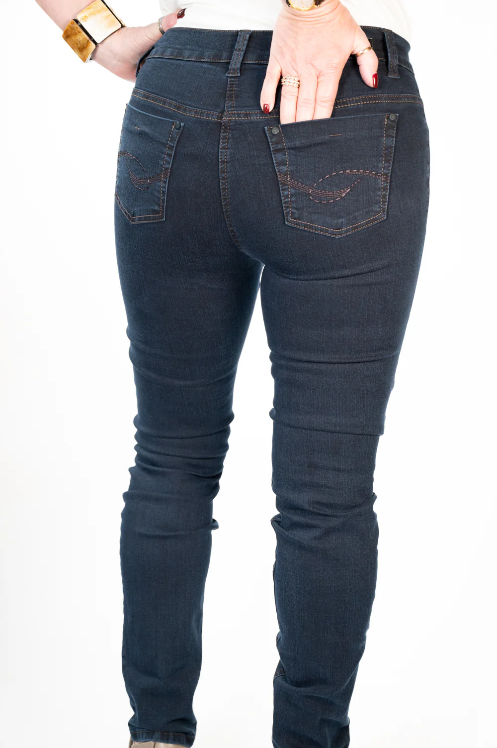 Magic Stretch Slim Fit Jeans (1975) - Dark Navy | Anna Montana - Image 5