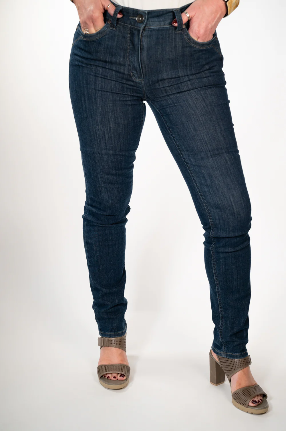 Magic Stretch Slim Fit Jeans (1975) - Stone Wash | Anna Montana - Image 3