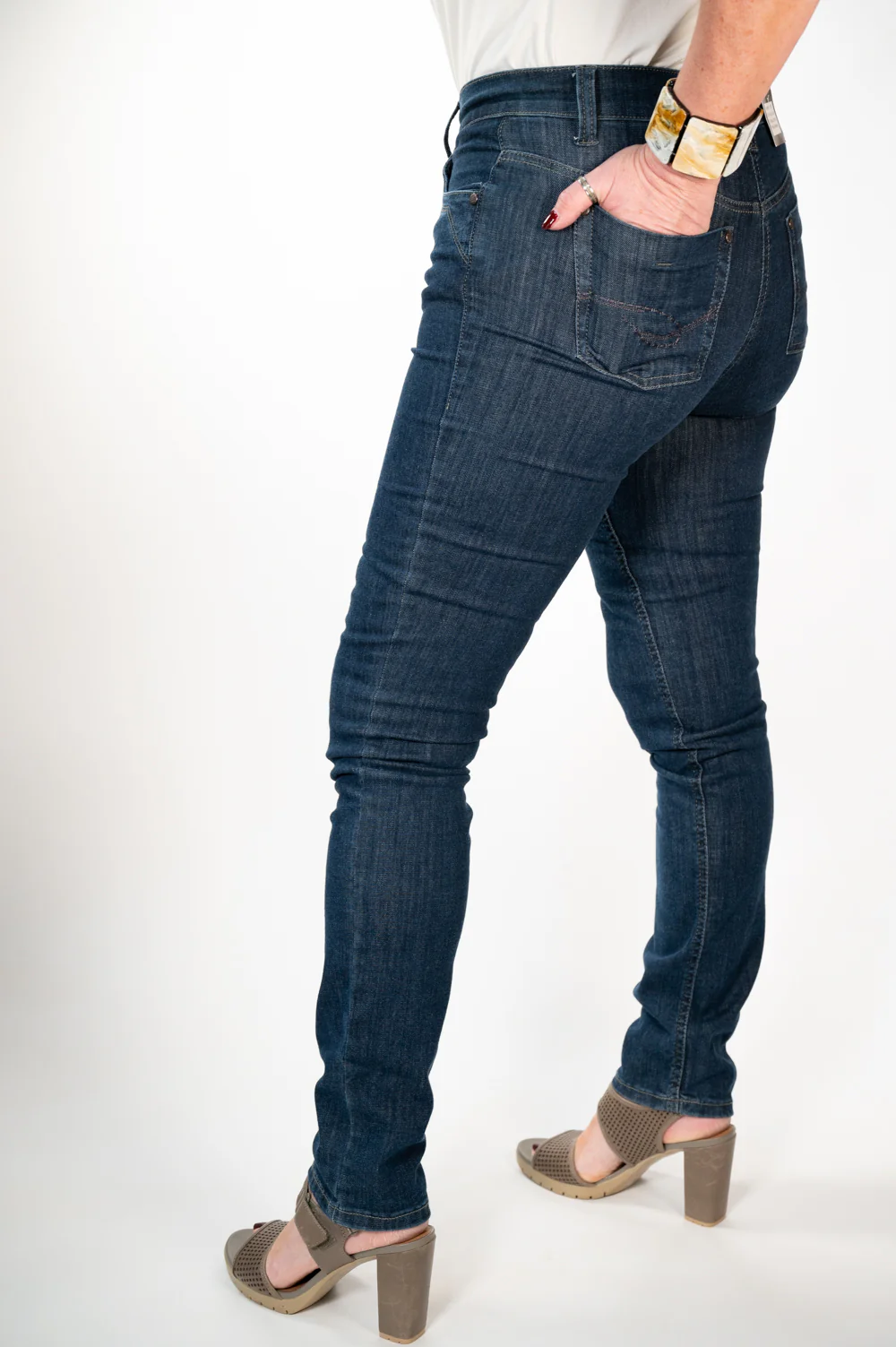 Magic Stretch Slim Fit Jeans (1975) - Stone Wash | Anna Montana - Image 4