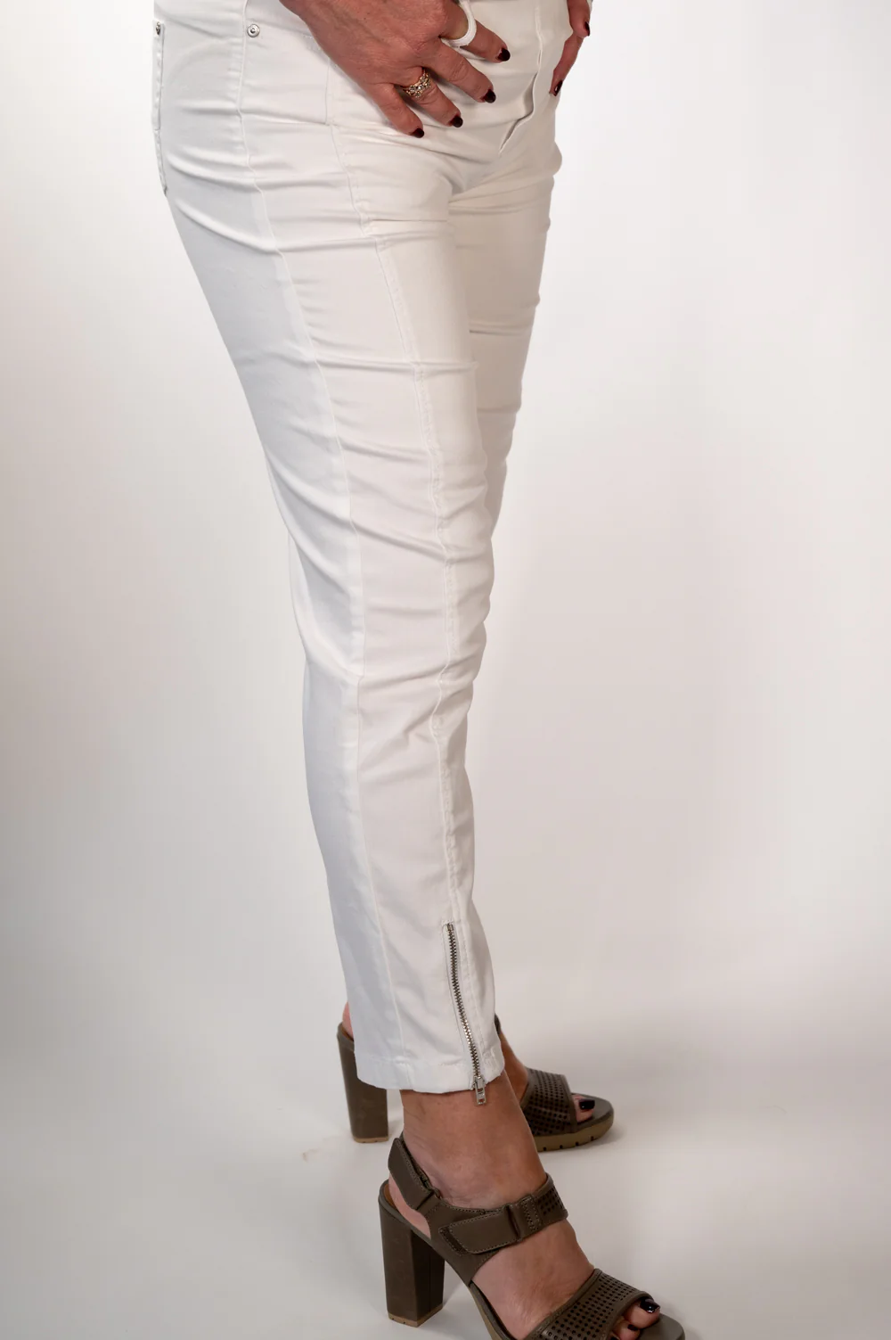 Anna Montana Zip Detail Angelika Ankle Grazer Jeans (1339) - White - Image 3
