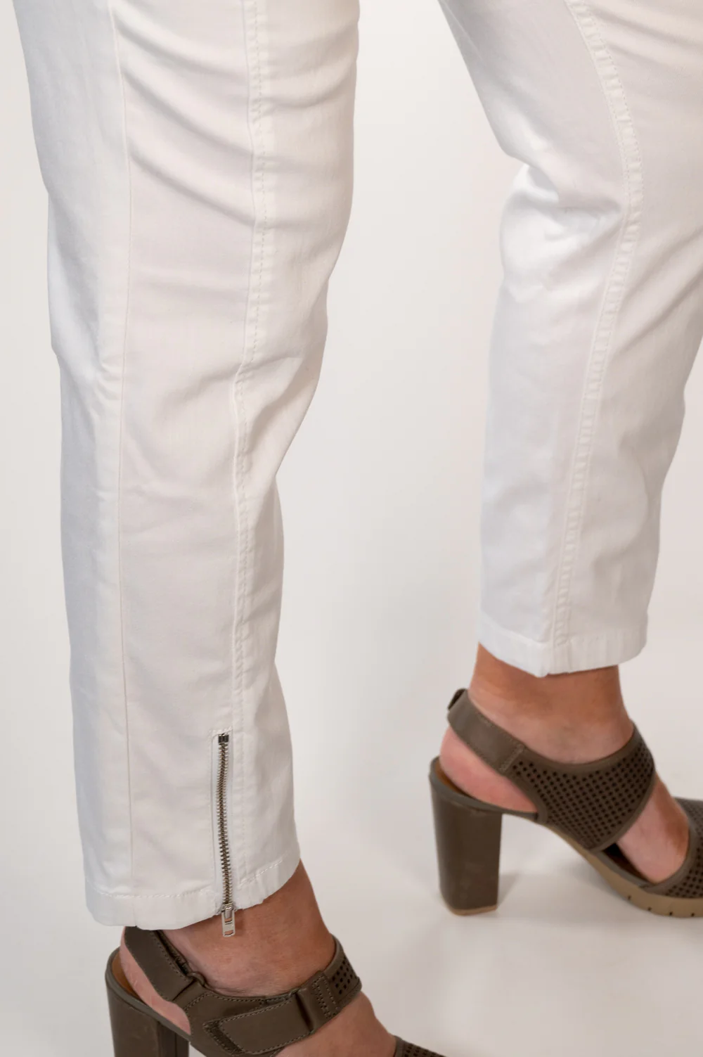 Anna Montana Zip Detail Angelika Ankle Grazer Jeans (1339) - White - Image 4