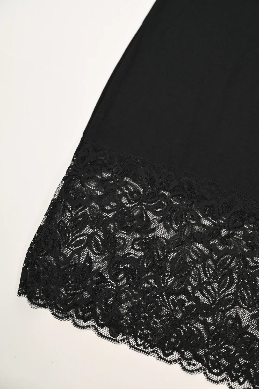 Extra Large Long Sleeve Lace Hem Vest Top - Image 3