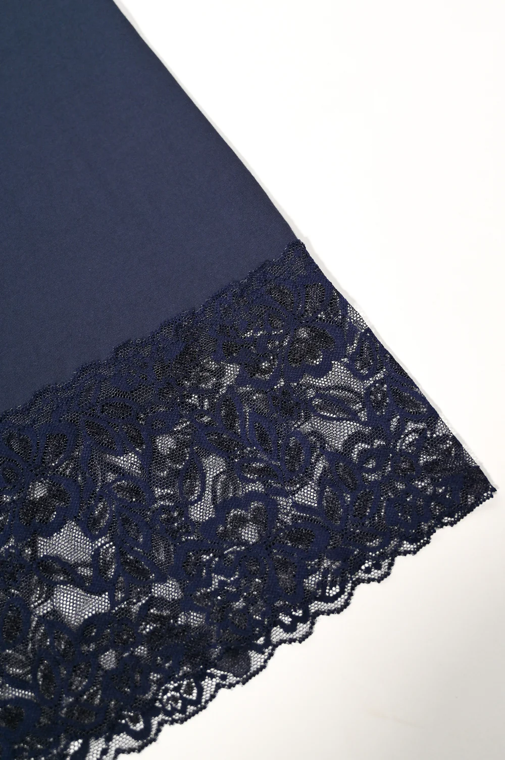 Medium Lace Hem Vest Top - Image 16